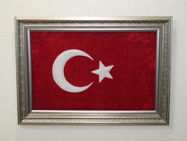 Ay yıldız işlemeli kadife zemin nakışlı tablo